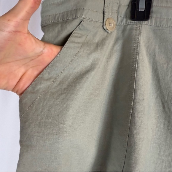 Torrid 5 Inch Pull-On Linen Blend Mid-Rise Short - Picture 6 of 10